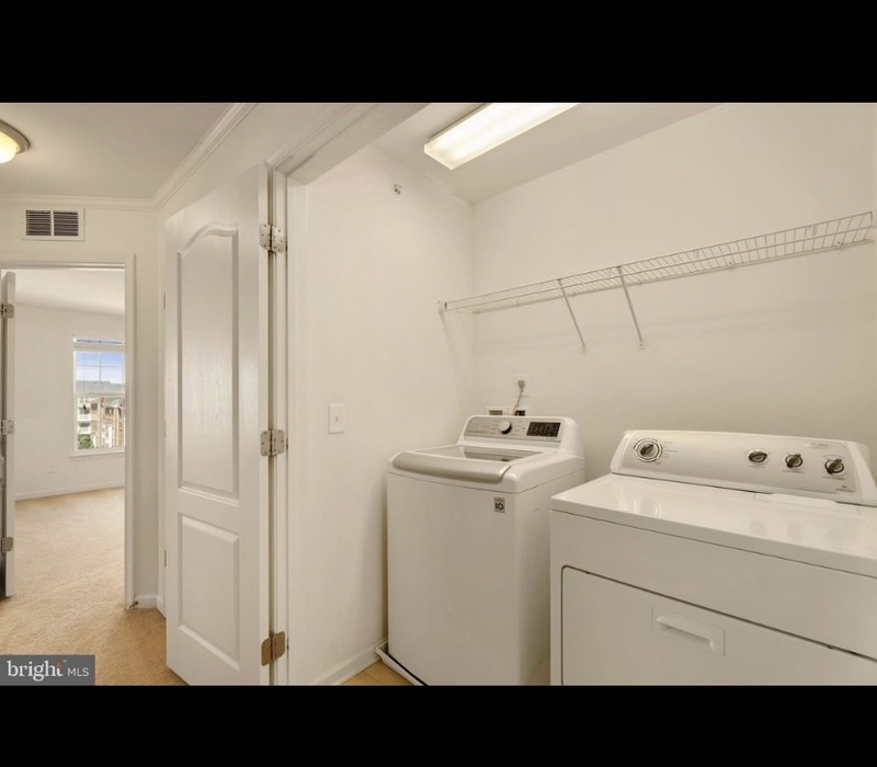 Private Room in 3Bed.3Bath