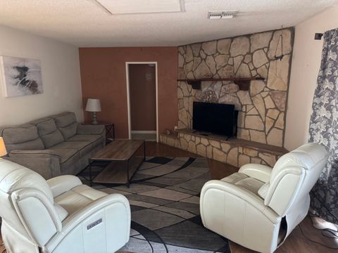 Private Room in 3Bed.2Bath