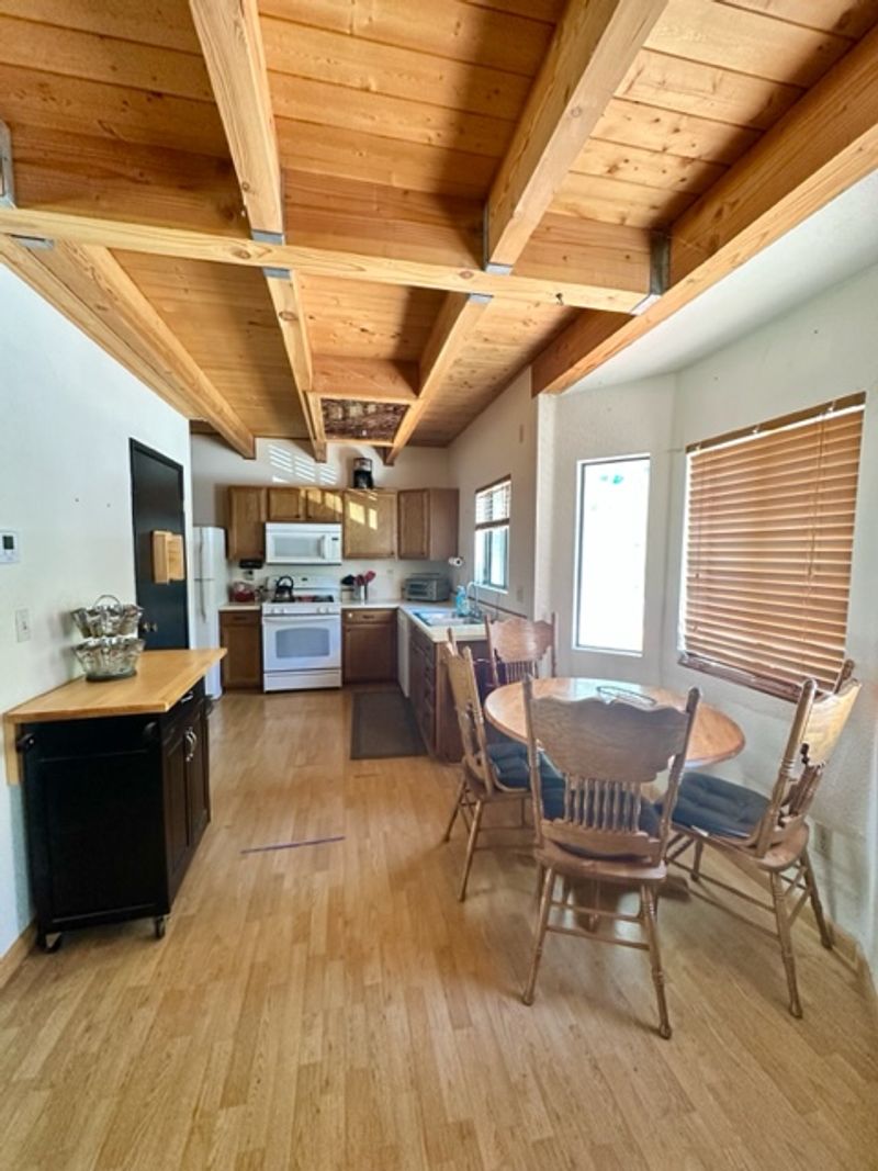 roommates in Arrowbear Lake Private Room in 2Bed.2Bath - cirtru.com