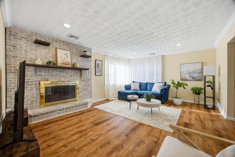 roommates in Irondequoit Private Room in 4Bed.2Bath - cirtru.com