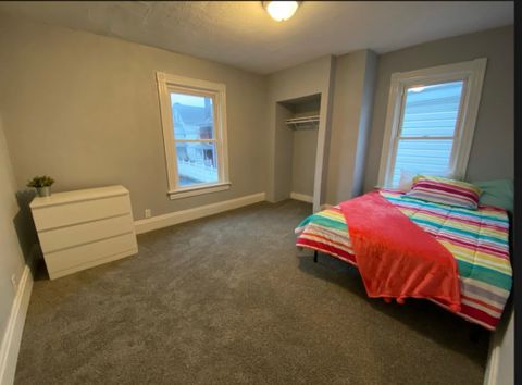 Private Room in 3Bed.1Bath