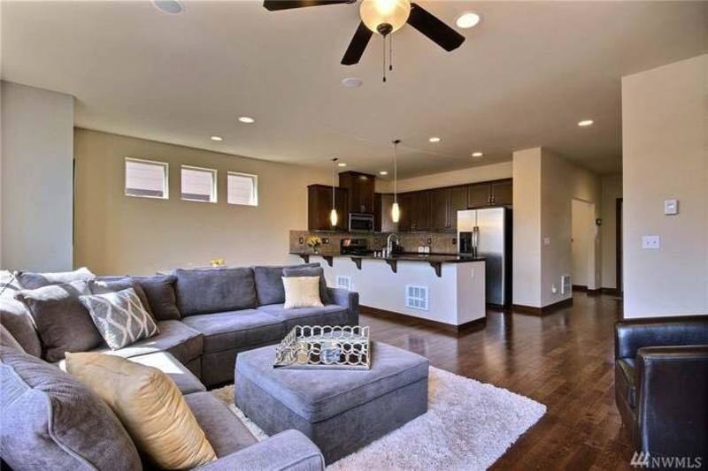 Looking for roommate for townhouse