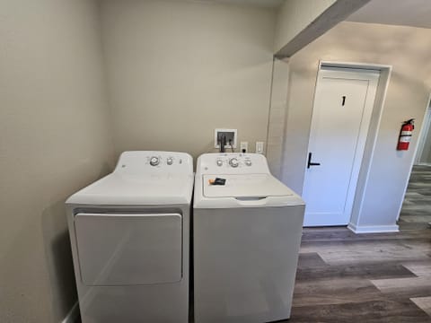 Homey & comfortable Gainesville House with Workspace (id. 9482)