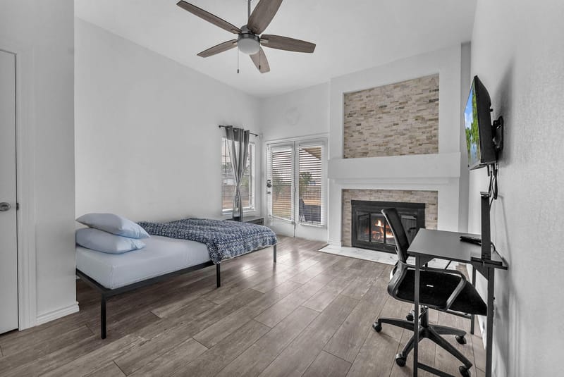 *NEW* Moonlit Ridge PadSplit | Stylish Rooms and Fire Pit + Prime Location! No move-in fee! (id. 17249)