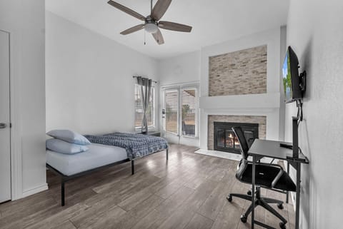 roommates in Undisclosed, Converse, TX 78109 *NEW* Moonlit Ridge PadSplit | Stylish Rooms and Fire Pit + Prime Location! No move-in fee! (id. 17249) - cirtru.com