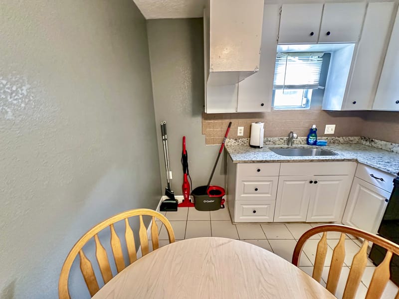roommates in Undisclosed, Port Richey, FL 34668 Cozy & newly-renovated Port Richey home with workspace and laundry room (id. 6835) - cirtru.com