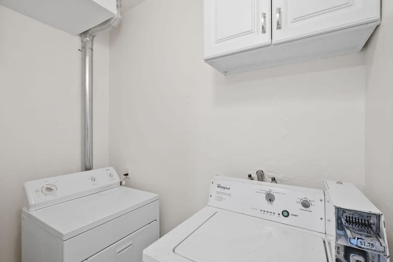 South Los Angeles Home, a 2 minute walk to transit stop Arlington / 48th (id. 42132)