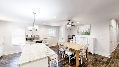 roommates in Undisclosed, Atlanta, GA 30316 Live in Atlanta, less than a minute walk to bus stop Moreland Ave SE@Lyndale Dr SE (id. 375) - cirtru.com