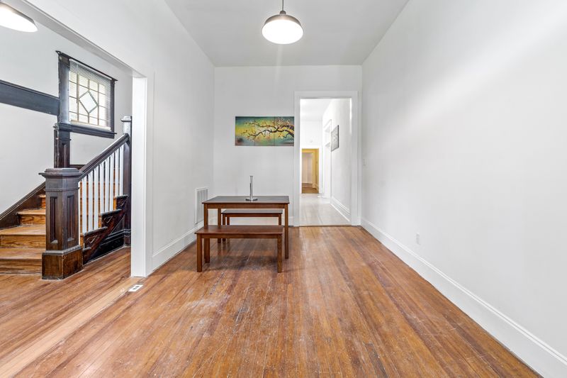 Live in Northern Barton Heights (id. 907)
