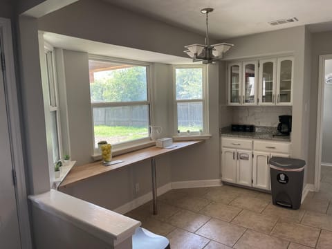 Private Bathroom • Smart TV • Fully Furnished • Utilities Included (id. 39538)
