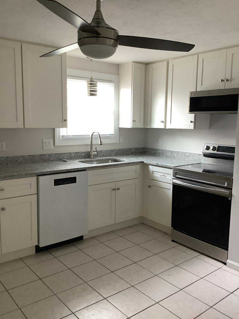 roommates in Uxbridge Entire Place 2Bed.1Bath - cirtru.com
