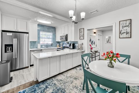 roommates in Undisclosed, Jacksonville, FL 32217 Beautiful Quiet Home, only 3 other padmates (id. 11506) - cirtru.com