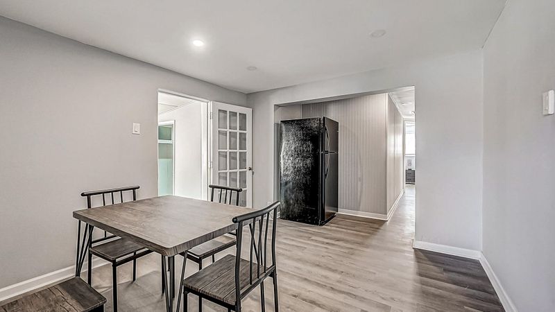 Caring Host, Newly Renovated, Large Backyard, in a Quiet, Centrally Located Neighborhood (id. 3006)