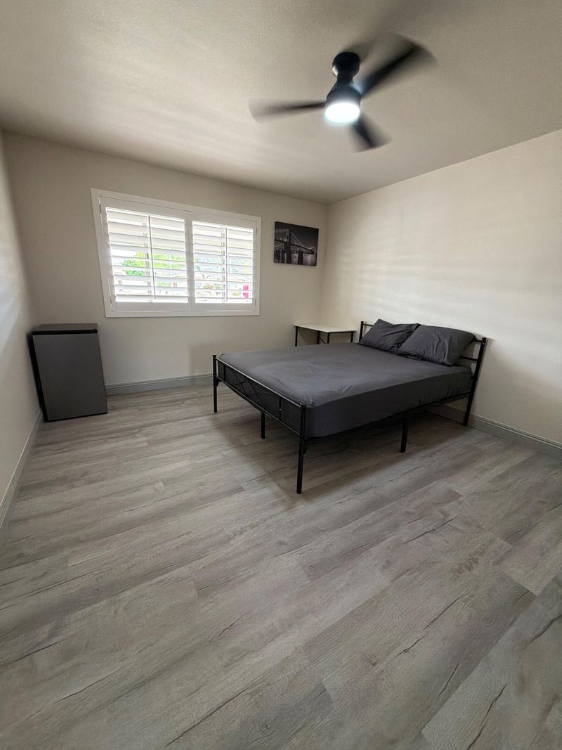 roommates in Undisclosed, Glendale, AZ 85301 Glendale Home, a 2 minute walk to transit stop 55th Av & Orangewood Av, Near Major shopping (id. 32940) - cirtru.com