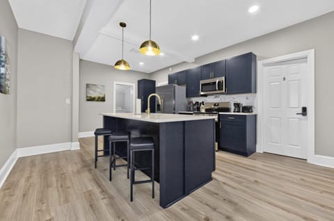 East University Home (id. 39605)