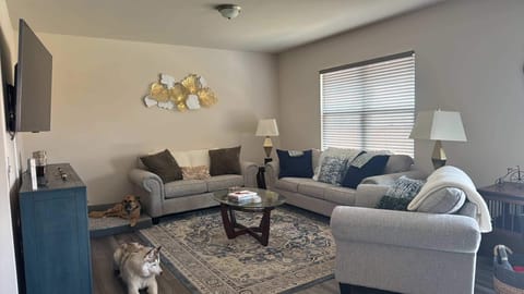 Private Room in 3Bed.2.5Bath