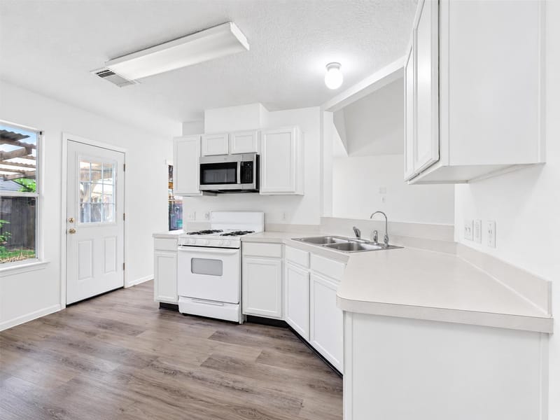 Updated 3BR/2BA Home in Katy – Convenient I-10 & Hwy 6 Access (id. 45336)