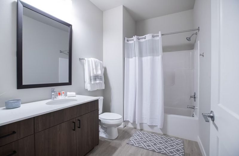 roommates in Oak Creek Shared Room in 2Bed.2Bath - cirtru.com
