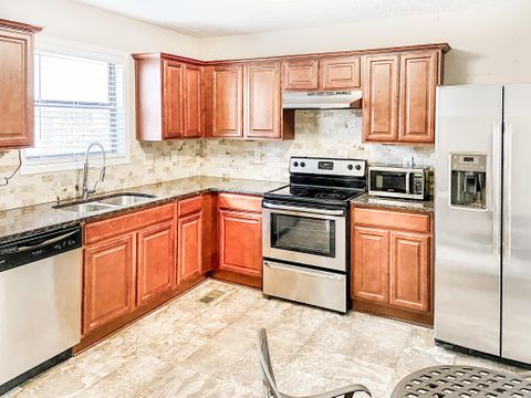 Private Secure Renovated Rooms for Professionals • Utilities Included  Quiet, Respectful CoLiving in Marietta •Close to Transit • Move‑In Ready  Top Rated Host (id. 1240)
