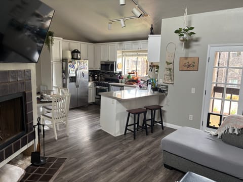 Private Room in 2Bed.1Bath