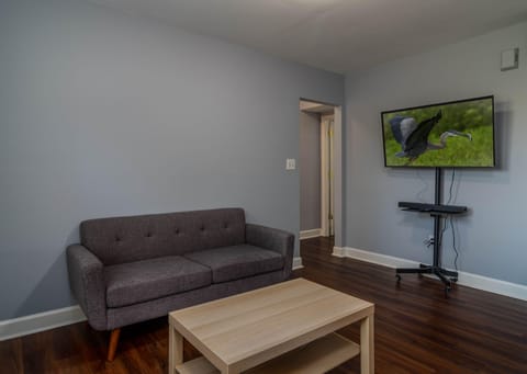 roommates in Undisclosed, Washington, DC 20020 Lively Southeast Washington DC Apartment (id. 25791) - cirtru.com