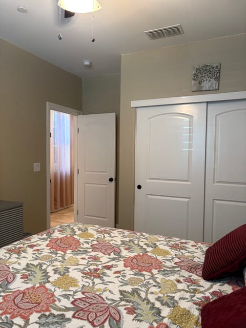 Private Room in 1Bed.1Bath