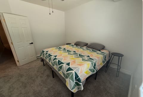 Private Room in 1Bed.1Bath