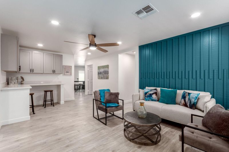 roommates in Undisclosed, Mesa, AZ 85204 Absolutely Stunning Fully Remodeled-  Quiet Mesa Neighborhood. Close to Freeway & Shopping. (id. 23752) - cirtru.com