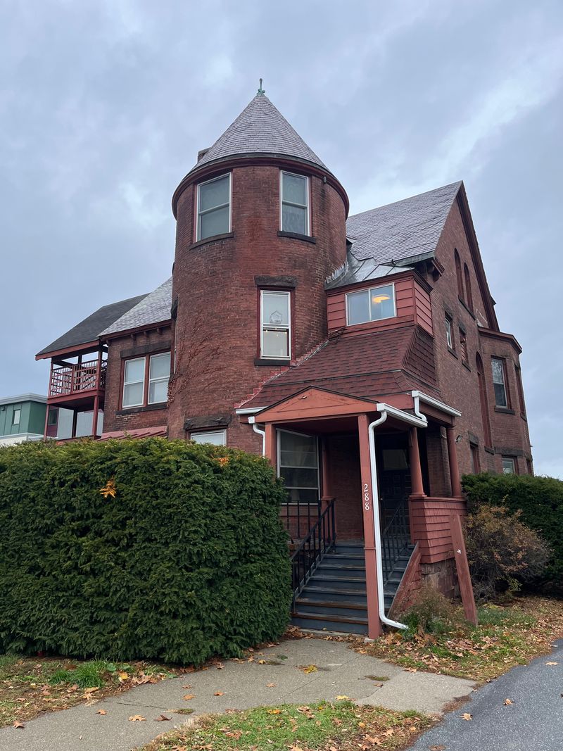 roommates in Burlington Entire Place 2Bed.1Bath - cirtru.com