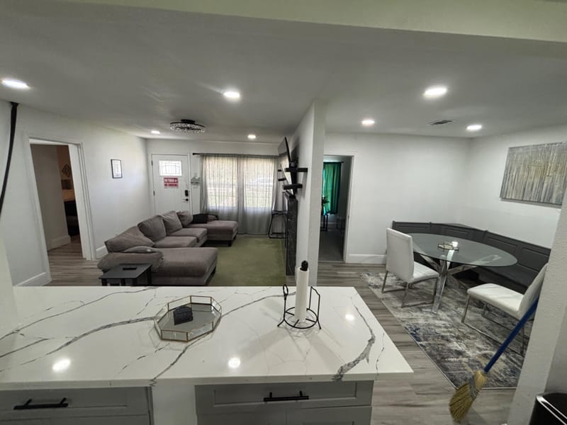 Live in Southeast Houston, a 5 minute walk to transit stop Park Place Blvd @ De Leon St (id. 30367)