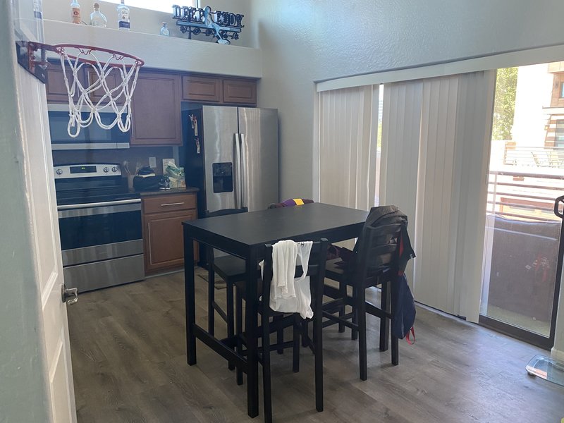 Private Room in 3Bed.3Bath