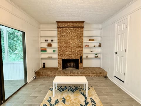 Furnished Room Near Rockbridge Rd |  Quiet Cul-de-Sac |  Easy Hwy 78 & 285 Access (id. 43361)