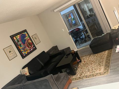Private Room in 1Bed.1Bath