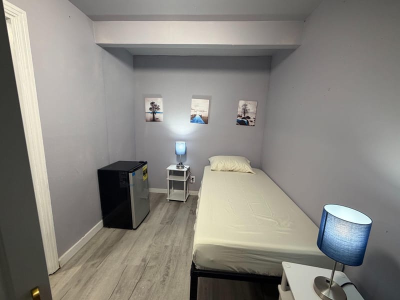All bills included .  Most affordable ,  Newly remodelled  . Quiet ..   SWEET HOME (id. 38236)