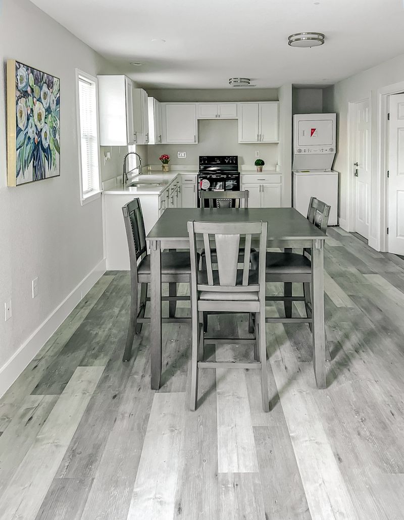 roommates in Undisclosed, Dallas, TX 75217 High-quality & newly-renovated Dallas House with Patio or porch (id. 2440) - cirtru.com