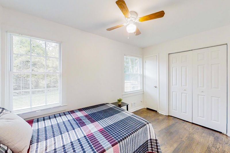 NEWLY RENOVATED DECATUR HOME! 
 Clean • Modern • Comfortable • Move-In Ready
 Dedicated Workspace for Work or Study
 Responsive Staff Ready to Assist
 Convenient Location Near Everyday Essentials
 Your New Home Awaits! Message Us Today! (id. 4855)