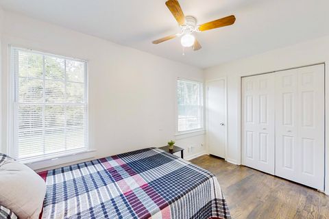roommates in Undisclosed, Decatur, GA 30032 NEWLY RENOVATED DECATUR HOME! 
 Clean • Modern • Comfortable • Move-In Ready
 Dedicated Workspace for Work or Study
 Responsive Staff Ready to Assist
 Convenient Location Near Everyday Essentials
 Your New Home Awaits! Message Us Today! (id. 4855) - cirtru.com