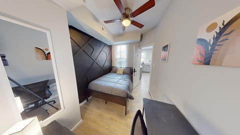 Modern Luxury Townhouse |  Top Rated Host |  Clean, Furnished Rooms |  All Utilities + Fast Wi-Fi |  Safe, Quiet Neighborhood |  Near Johns Hopkins & Downtown (id. 8712)