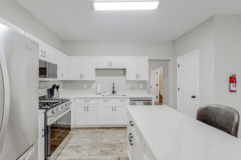 Newly Renovated, Modern, and Spacious Lawrenceville House in a Forested Subdivision  near Lilburn (id. 3092)