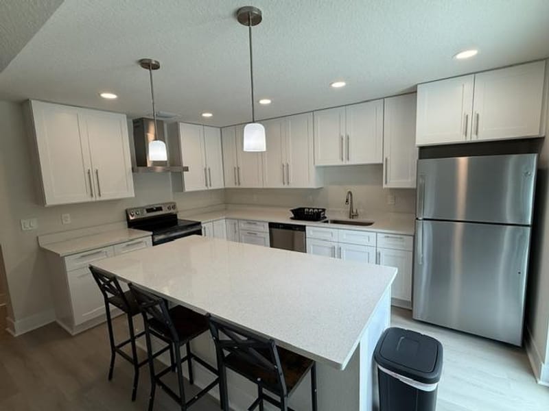 Amazing and Beautiful! Check out this Spacious Home with Comfortable Beds Free WiFi and Free Laundry (id. 31705)