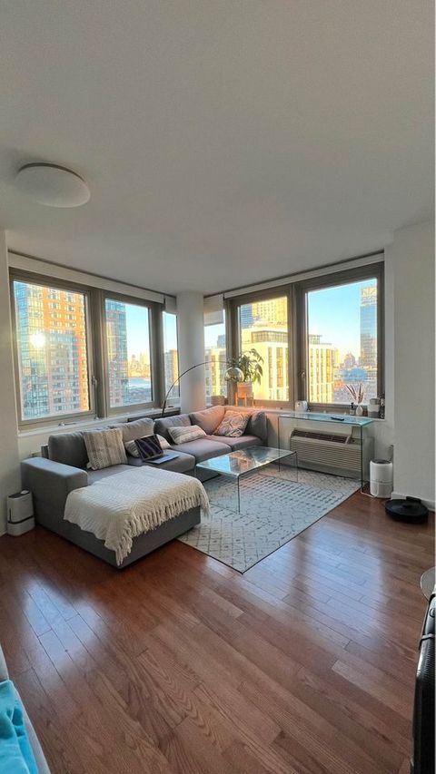 roommates in New York City Private Room in 2Bed.2Bath - cirtru.com