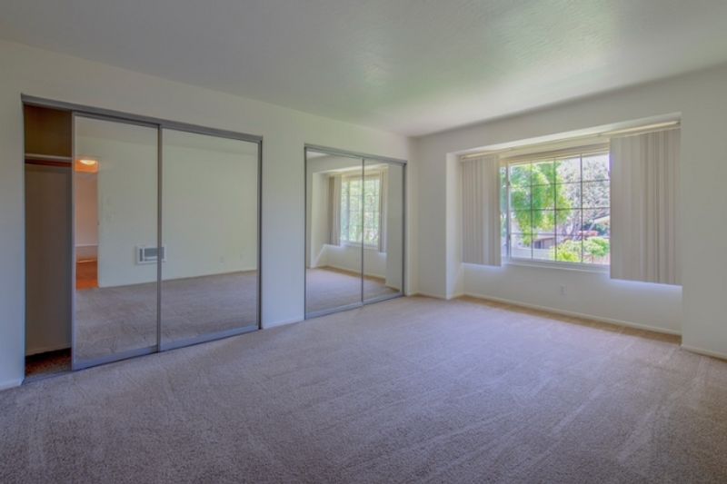 roommates in Santa Barbara Private Room in 2Bed.2Bath - cirtru.com