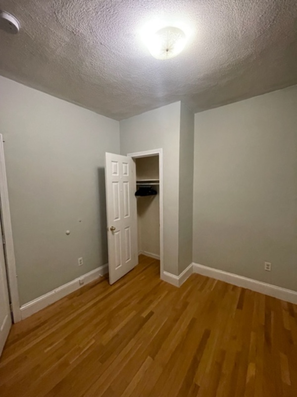 Private Room in 3Bed.1Bath