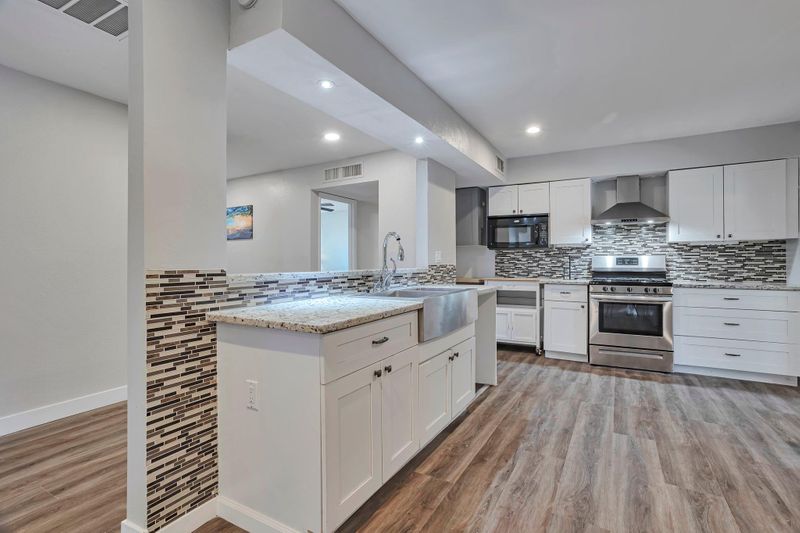 roommates in Undisclosed, Phoenix, AZ 85017 2x a Month HOUSEKEEPING, Work Stations in every bedroom, a large kitchen, High-Speed Internet & More (id. 13124) - cirtru.com