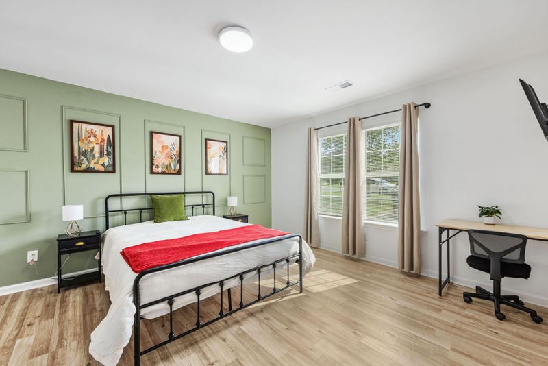 Close to the CLT International Airport 2 minute walk to public transport (Bus stops) Affordable Luxury. Each room is specially designed and decorated.  TVs in each room. (id. 15297)