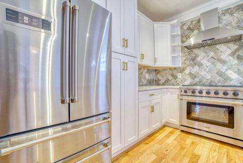 Luxury Beautiful 4 Bedroom Home in the Historic College Park District (id. 8568)