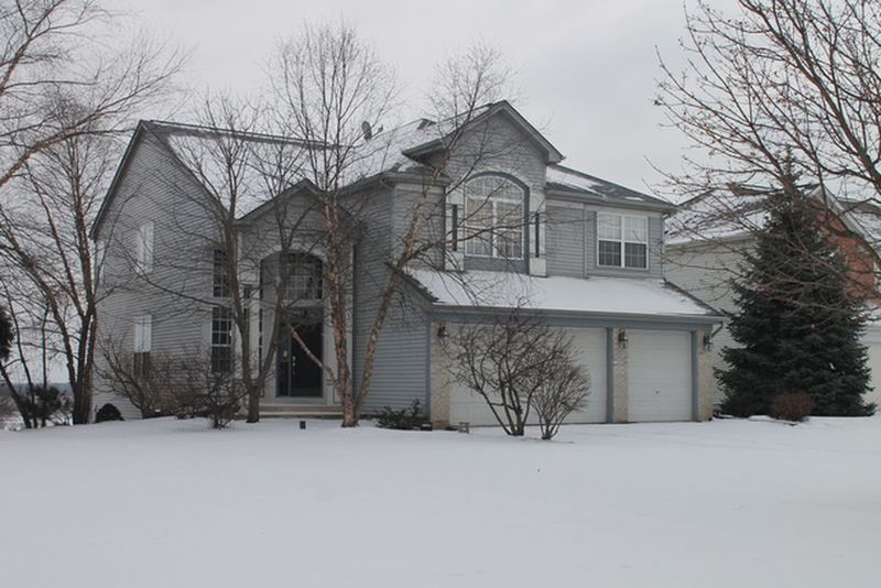 roommates in Lindenhurst Room Available in large single fami - cirtru.com