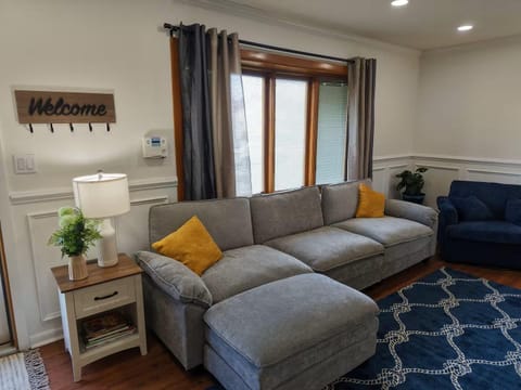 Elegant Retreat with Spacious Backyard (id. 42390)
