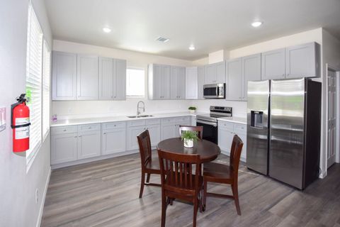 roommates in Undisclosed, Houston, TX 77026 Enjoy your own bathroom, all utilities included, and bus stop is just steps away. (id. 5971) - cirtru.com