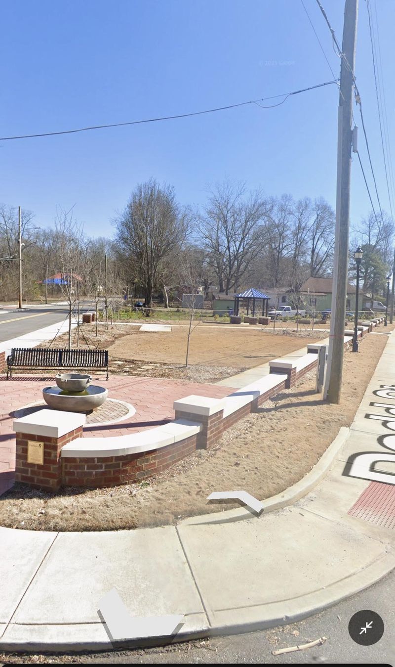 roommates in Undisclosed, Fairburn, GA 30213 Comfort & Convenience in Fairburn | 10-minute Walk to Transit, Room to Relax | Large Lot (id. 18295) - cirtru.com